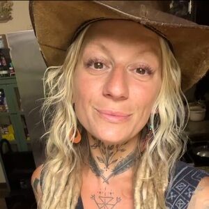 Meet your Posher, Kasey